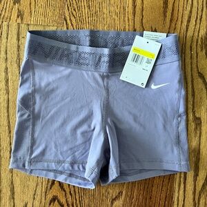 Nike Pros Size S purple, NWT!